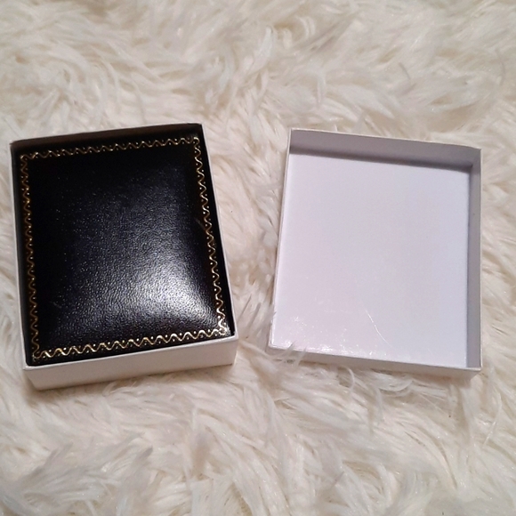 Lot of empty Jewelry Boxes - Picture 14 of 16